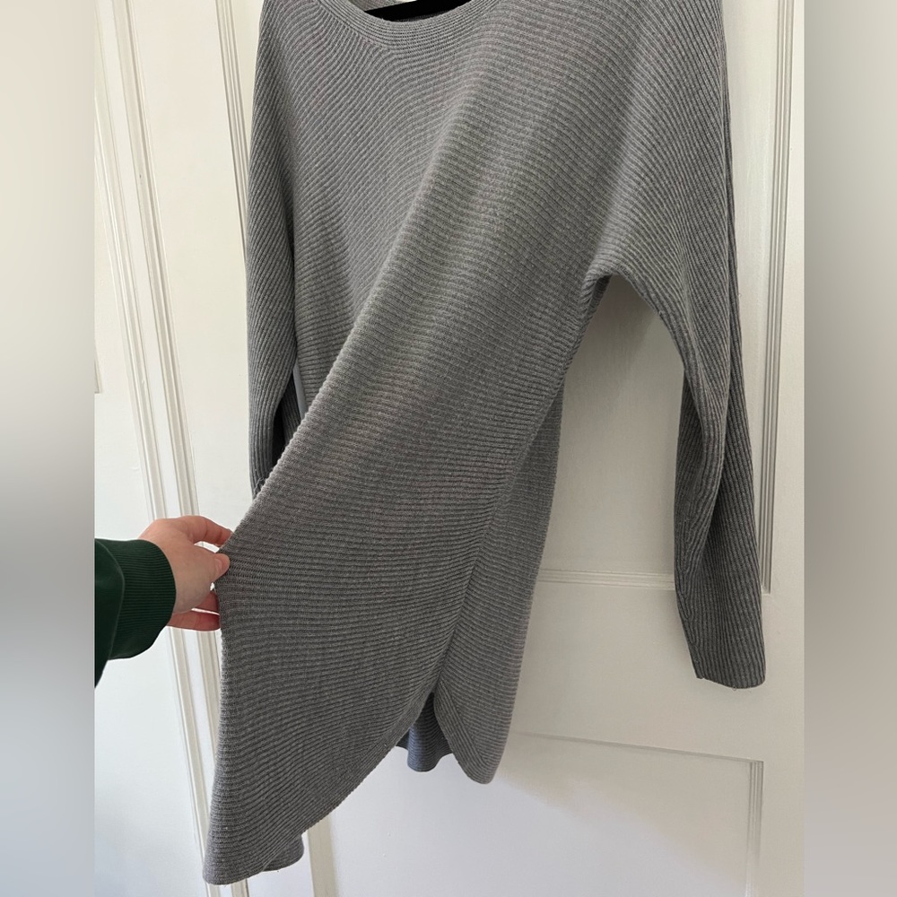 💥PARTY PRICE⬇️Perfect gray sweater! - Picture 4 of 4